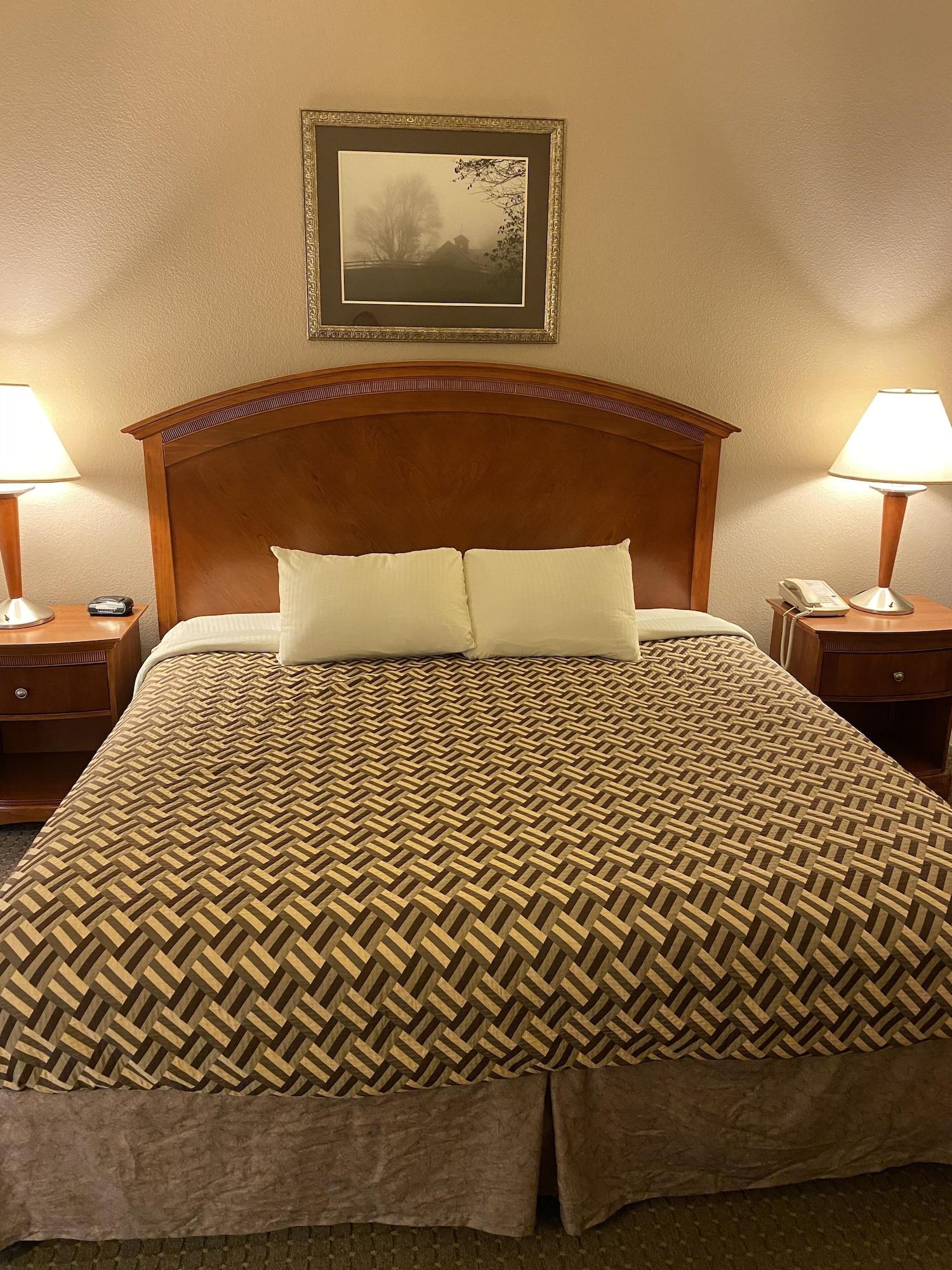 A Riverside Inn Travelodge By Wyndham Фэрплей Экстерьер фото