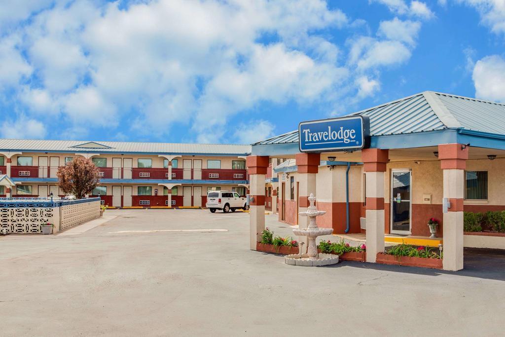 A Riverside Inn Travelodge By Wyndham Фэрплей Экстерьер фото