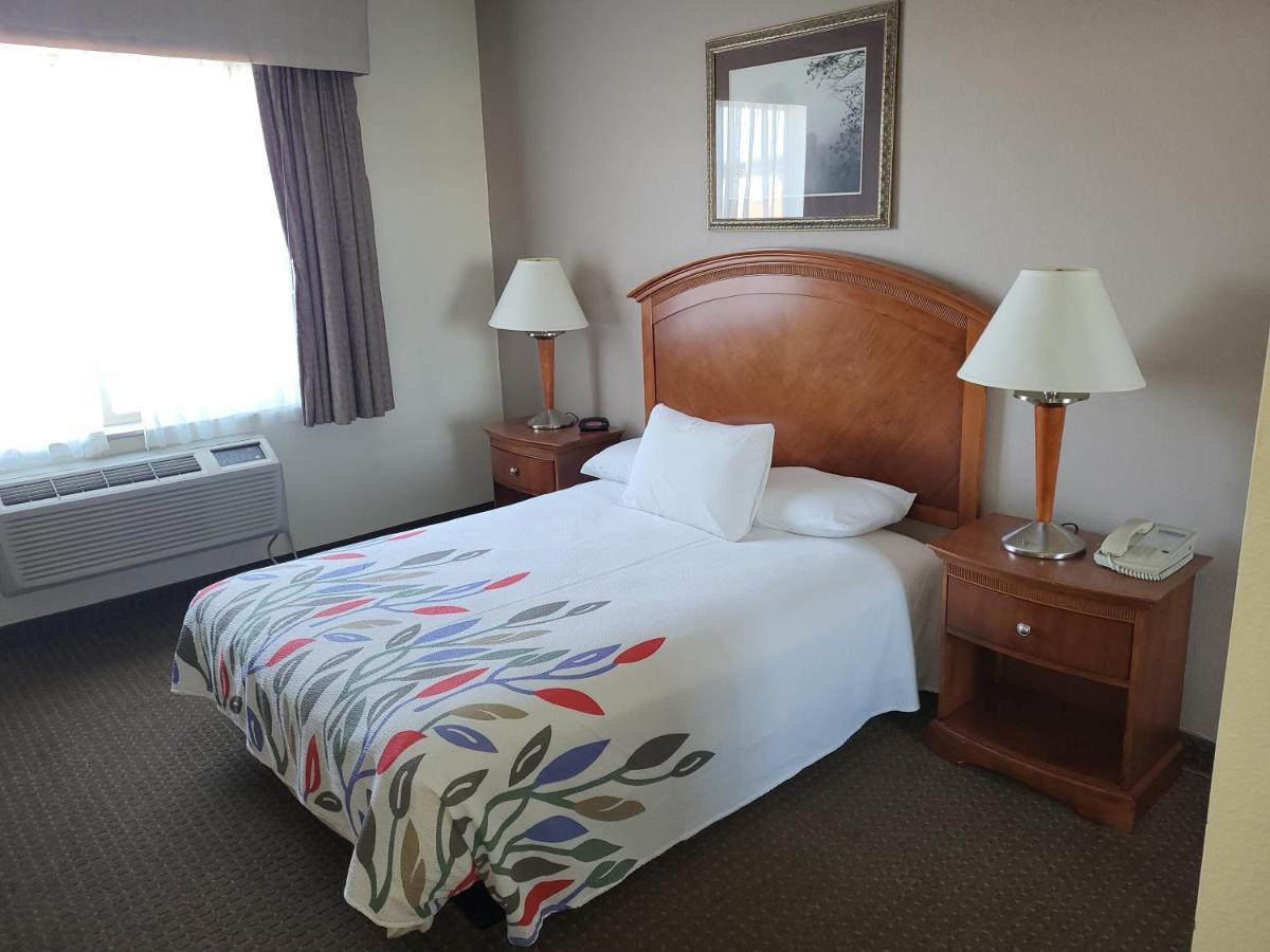A Riverside Inn Travelodge By Wyndham Фэрплей Экстерьер фото